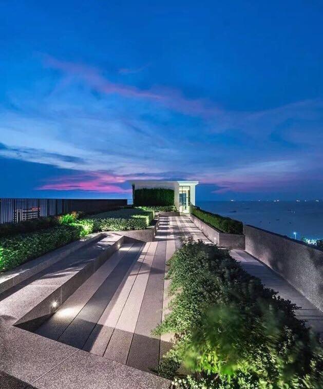 The Base Central Pattaya Eksteriør bilde