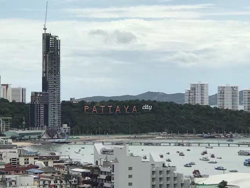 The Base Central Pattaya Eksteriør bilde