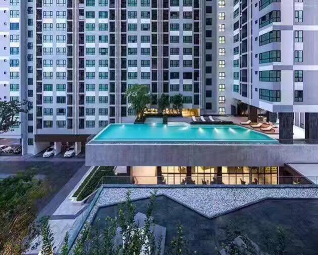 The Base Central Pattaya Eksteriør bilde